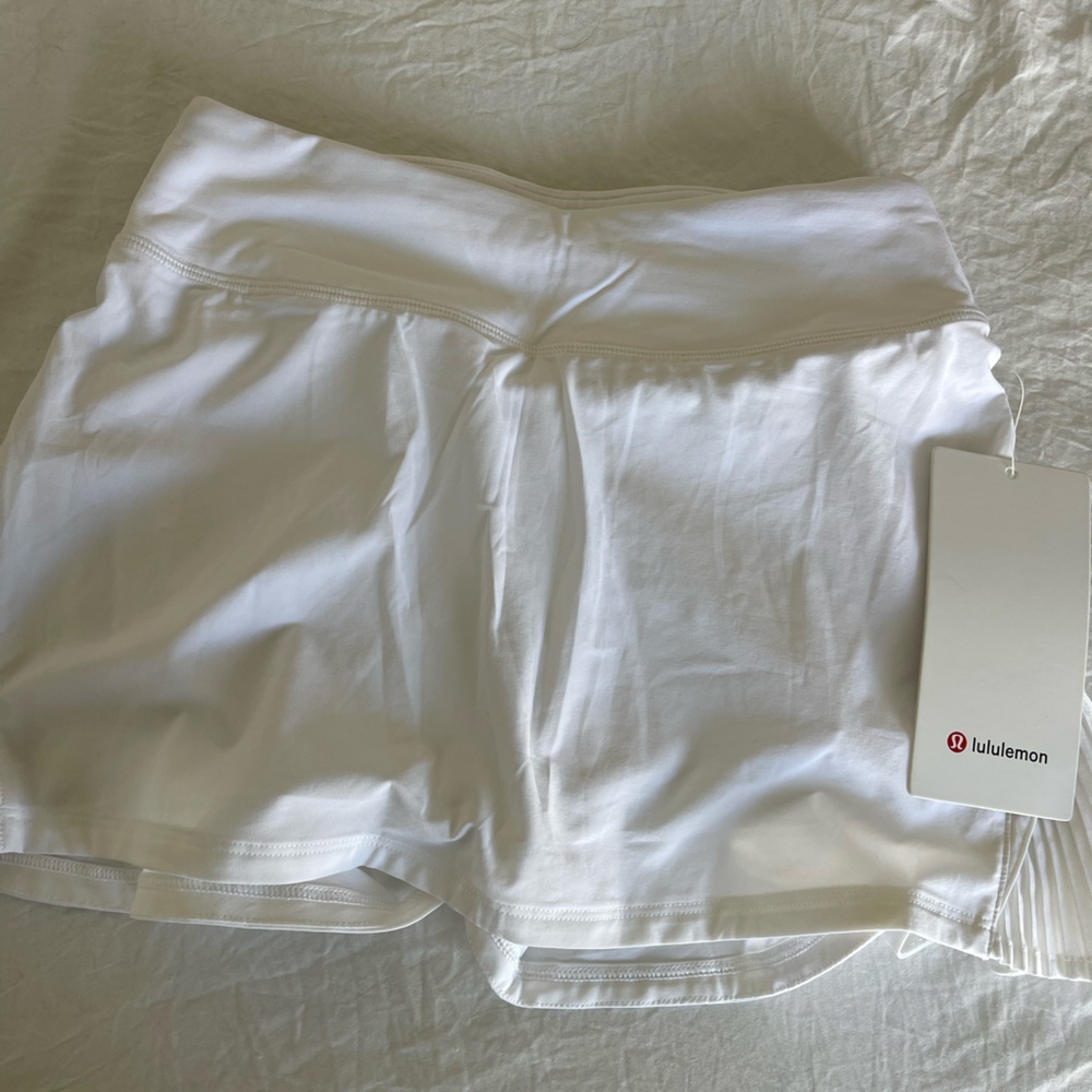 BNWT play off the pleats white skirt size 2